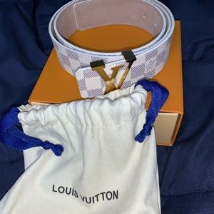 Beautiful!! Louis Vuitton Azur Damier Belt